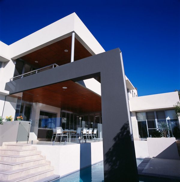Alfresco-cloeup-from-Pool