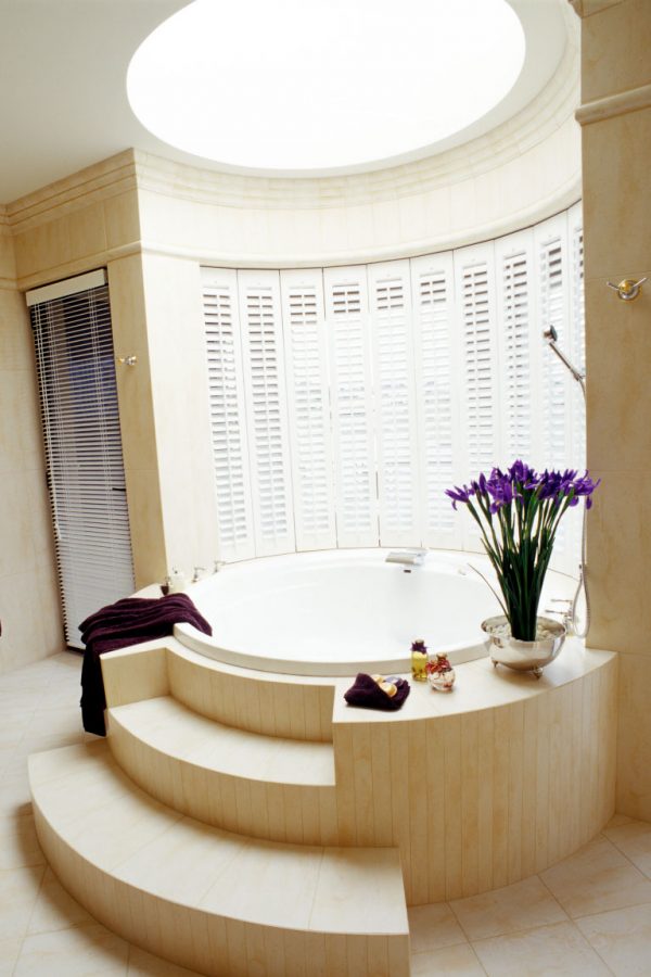 Ensuite-Spa-&-shutters