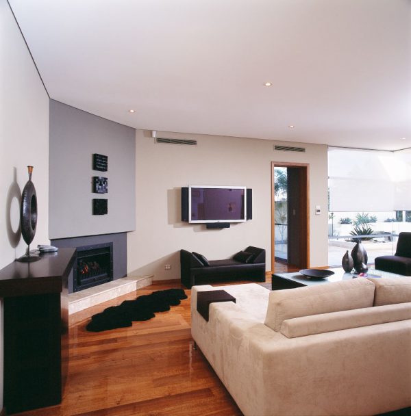 Family-Room-viewed-from-Entry